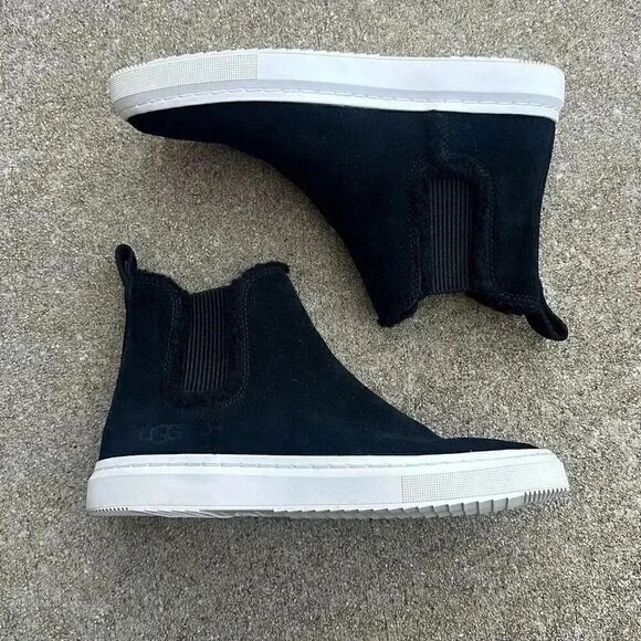 Ugg Alameda Chelsea Black Sneaker Boot Women’s Size 6 - Picture 1 of 11